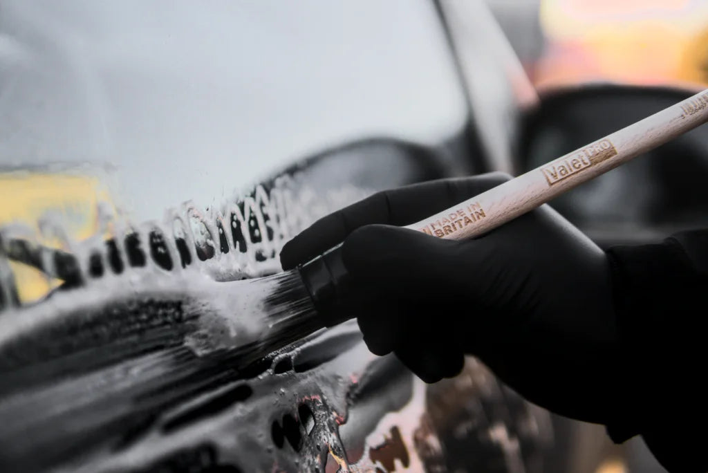 ValetPRO | Large Wooden Handle Dash Brush (Chemical Resistant)