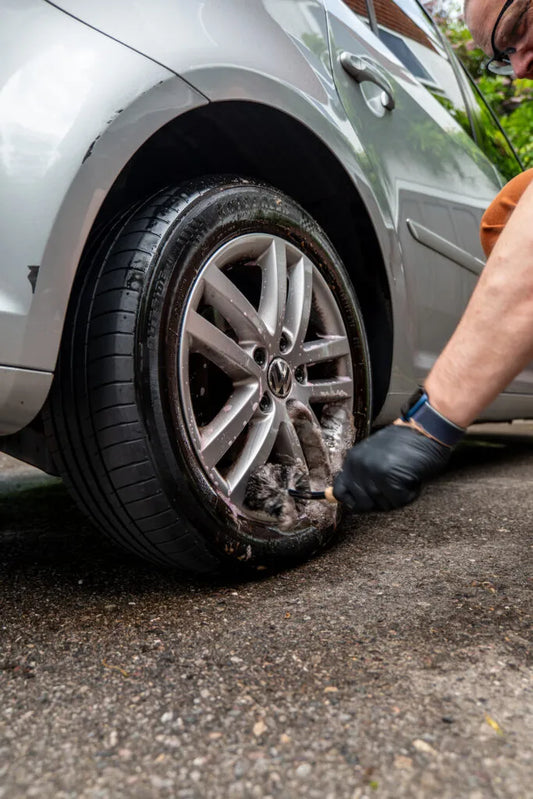 ValetPRO | Long Reach Wheel Brush (BRU37)