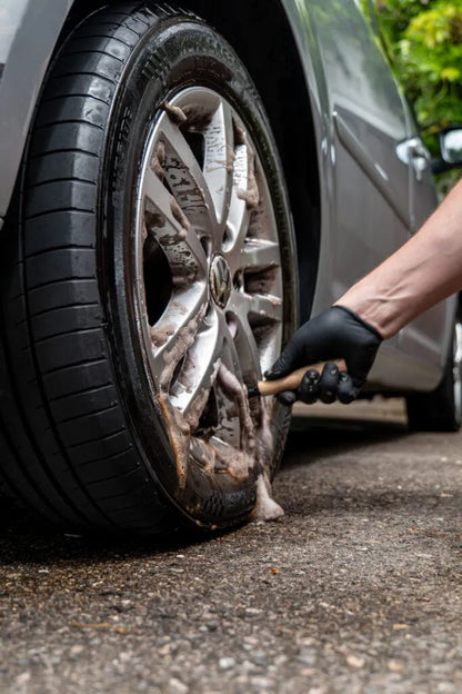 ValetPRO | Long Reach Wheel Brush (BRU37)