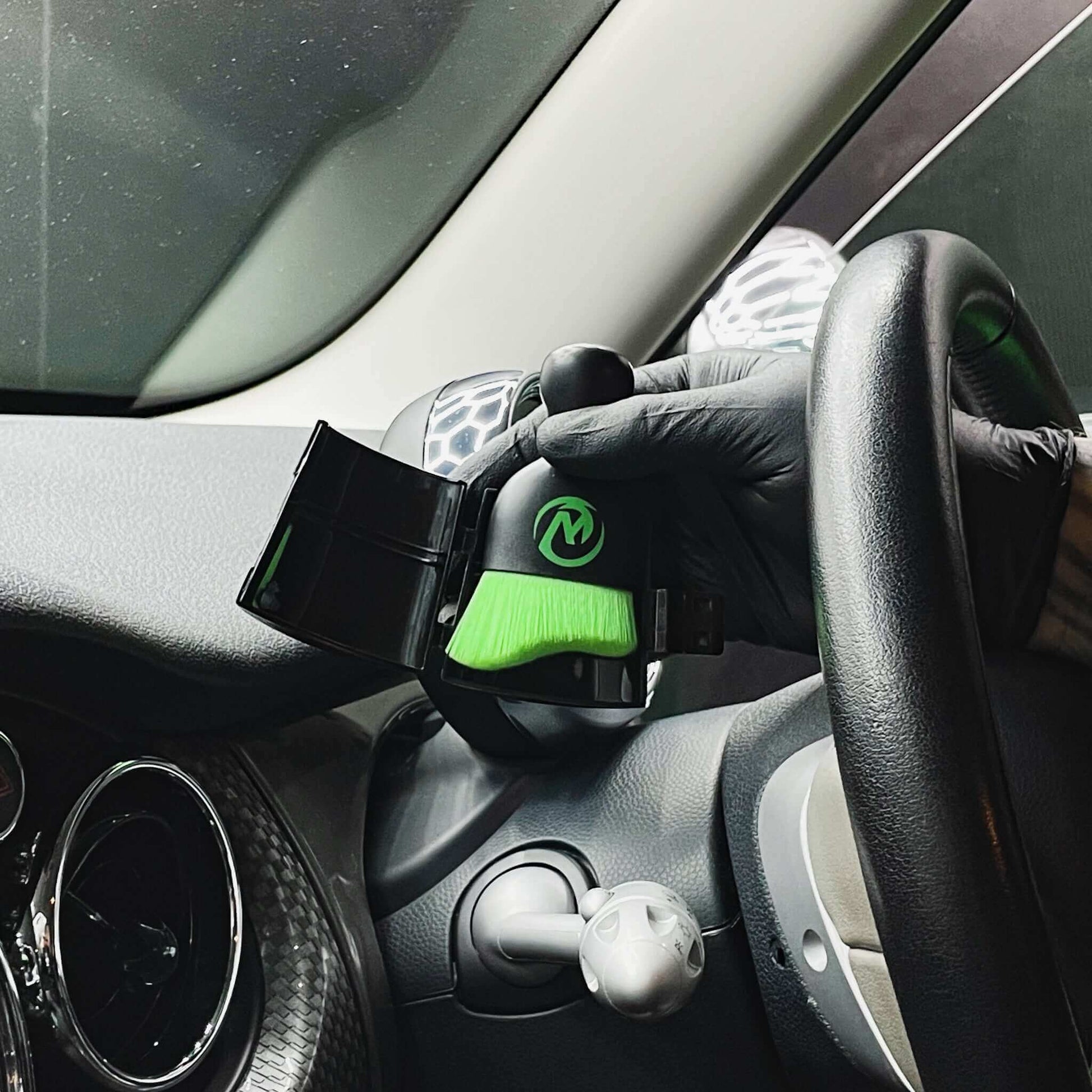 Alien Magic Interior Dusting Brush